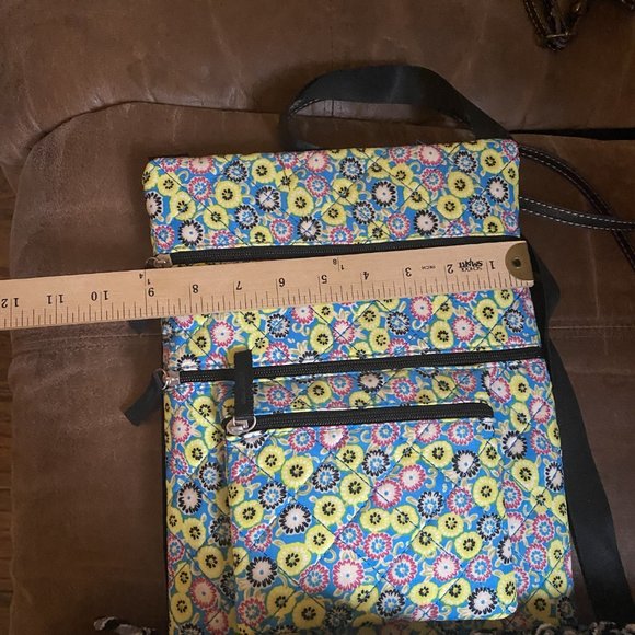 NWOT Floral Quilted Crossbody Bag - Picture 6 of 6